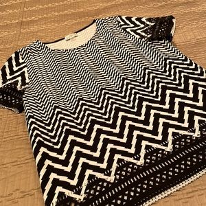 Tahiti top, black/white geometric pattern, polyester blend, M